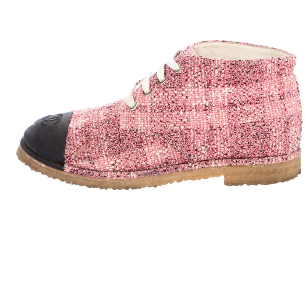 Chanel pink Tweed  CC logo combat boots booties 39 // Authentic/ RARE - Picture 2 of 8